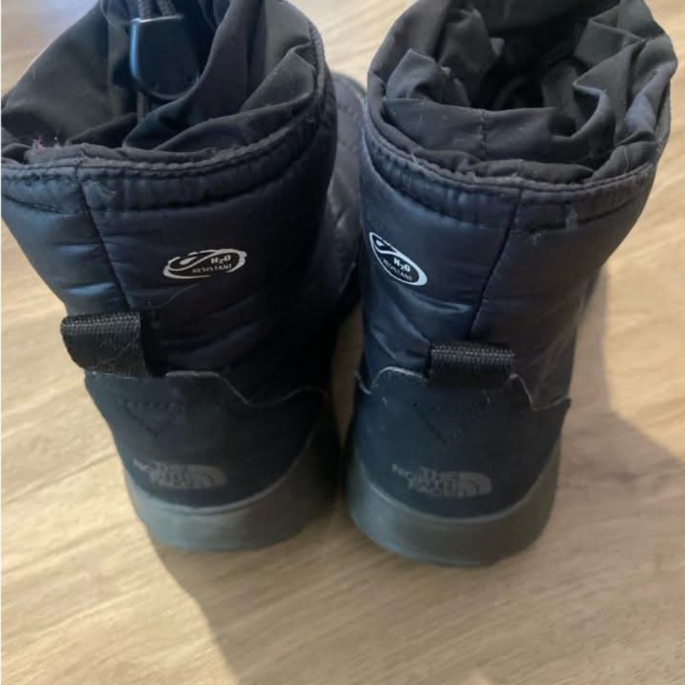 The North Face - Kids Black Winter Boots - Picture 4 of 5